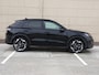 Volkswagen T-Roc R-Line First Edition 1.5 eTSI 150 PK | Panoramadak | Black Style | Navigatie | Trekhaak | Elektrische achterklep |