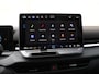 Volkswagen T-Roc R-Line First Edition 1.5 eTSI 150 PK | Panoramadak | Black Style | Navigatie | Trekhaak | Elektrische achterklep |
