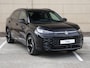 Volkswagen T-Roc R-Line First Edition 1.5 eTSI 150 PK | Panoramadak | Black Style | Navigatie | Trekhaak | Elektrische achterklep |