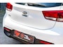 Kia Rio 1.2 DynamicLine / Parkeersensoren / Stoelverwarming / Bluetooth / Cruise Control / Airco / Stuurverwarming