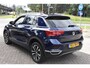 Volkswagen T-Roc 1.0 TSI Style Business 100% Dealer onderhouden | Carplay Navigatie | BSM | 12 mnd BOVAG garantie | Whatsapp 06-53188999