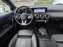 Mercedes-Benz A-klasse 180 Business Solution Luxury * AUTOMAAT * Benzine * Navigatie * Zwart Leder Interieur * Achteruitrij Camera * L.M. Velgen * Stoelverwarming * Keyless Start * KM Autopas Aanweizg * Nederlandse Automobiel * Vingerhoets; Vierde Generatie Eersteklas Service. Al meer dan 100 jaar een begrip in de Brabantse Kempen