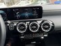 Mercedes-Benz A-klasse 180 Business Solution Luxury * AUTOMAAT * Benzine * Navigatie * Zwart Leder Interieur * Achteruitrij Camera * L.M. Velgen * Stoelverwarming * Keyless Start * KM Autopas Aanweizg * Nederlandse Automobiel * Vingerhoets; Vierde Generatie Eersteklas Service. Al meer dan 100 jaar een begrip in de Brabantse Kempen