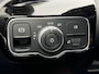 Mercedes-Benz A-klasse 180 Business Solution Luxury * AUTOMAAT * Benzine * Navigatie * Zwart Leder Interieur * Achteruitrij Camera * L.M. Velgen * Stoelverwarming * Keyless Start * KM Autopas Aanweizg * Nederlandse Automobiel * Vingerhoets; Vierde Generatie Eersteklas Service. Al meer dan 100 jaar een begrip in de Brabantse Kempen