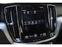 Volvo V60 2.0 B3 Momentum Advantage | Achteropkomend verkeer waarschuwing | Apple Carplay & Android Auto | Autonomous Emergency Braking | Bots herkenning en activatie | Electronic climate controle | Navigatiesysteem full map + hard disk | Rijstrooksensor met correctie