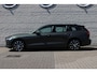 Volvo V60 2.0 B3 Momentum Advantage | Achteropkomend verkeer waarschuwing | Apple Carplay & Android Auto | Autonomous Emergency Braking | Bots herkenning en activatie | Electronic climate controle | Navigatiesysteem full map + hard disk | Rijstrooksensor met correctie