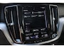 Volvo V60 2.0 B3 Momentum Advantage | Achteropkomend verkeer waarschuwing | Apple Carplay & Android Auto | Autonomous Emergency Braking | Bots herkenning en activatie | Electronic climate controle | Navigatiesysteem full map + hard disk | Rijstrooksensor met correctie