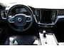 Volvo V60 2.0 B3 Momentum Advantage | Achteropkomend verkeer waarschuwing | Apple Carplay & Android Auto | Autonomous Emergency Braking | Bots herkenning en activatie | Electronic climate controle | Navigatiesysteem full map + hard disk | Rijstrooksensor met correctie