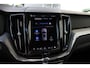 Volvo XC60 2.0 T6 Plug-in hybrid AWD Plus Dark | Achterbank verwarmd | Apple Carplay & Android Auto | Bluetooth telefoonvoorbereiding | Buitenspiegels elektrisch inklapbaar | Cruise control adaptief met Stop&Go en stuurhulp | Electronic climate controle | Elektrisch glazen panorama-dak | Rijstrooksensor met correctie