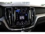 Volvo XC60 2.0 T6 Plug-in hybrid AWD Plus Dark | Achterbank verwarmd | Apple Carplay & Android Auto | Bluetooth telefoonvoorbereiding | Buitenspiegels elektrisch inklapbaar | Cruise control adaptief met Stop&Go en stuurhulp | Electronic climate controle | Elektrisch glazen panorama-dak | Rijstrooksensor met correctie