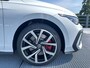 Volkswagen Golf 1.5 eHybrid 272pk DSG GTE / Panorama dak / Zwenkbare trekhaak / Black style / IQ-Led / 18'' LMV