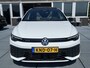 Volkswagen Golf 1.5 eHybrid 272pk DSG GTE / Panorama dak / Zwenkbare trekhaak / Black style / IQ-Led / 18'' LMV