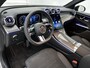 Mercedes-Benz GLC 300e 4MATIC Business Solution AMG | Advanced plus | Nightpakket | Parkeerpakket met achteruitcamera | Trekhaak | Middenconsole metaalstructuur | 19” vijfspaaks lichtmetalen AMG-velgen | URBAN GUARD Plus | Warmtewerend, donkergetint glas |
