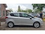 Ford B-Max 1.0 EcoBoost Titanium. Nieuwe distributieriem + groot onderhoud gehad. O.a. camera, navi, cruise, etc. Zeer nette auto.