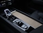 Volvo XC60 2.0 T6 Plug-in hybrid AWD Ultra Bright 336PK Aut. Executive, Luchtvering, Ventilatiestoelen, Panoramadak, Trekhaak, 22"LM Velgen, Head-Up Display, Bowers & Wilkins, 360gr. Camera