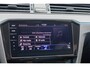 Volkswagen Passat Variant 1.5 TSI 150pk DSG R-Line Business + | Panoramadak | Achteruitrijcamera | Stoelverwarming
