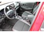 Hyundai Kona 1.6 GDI HEV Fashion Sport, Rosso Color Package, Trekhaak, Donker glas + zwarte hemel, Navi, App connect, Pdc voor + achter + camera, Cruise, Clima, Dode hoek detectie