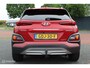Hyundai Kona 1.6 GDI HEV Fashion Sport, Rosso Color Package, Trekhaak, Donker glas + zwarte hemel, Navi, App connect, Pdc voor + achter + camera, Cruise, Clima, Dode hoek detectie