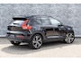 Volvo XC40 1.5 T2 Plus Dark | Achteruitrijcamera | Parkeersensoren | Harman Kardon Audio | Keyless Entry | Elektrische Achterklep | Elektrisch Verstelbare Voorstoelen | Stoelverwarming | Navigatie | Apple Carplay | Android Auto