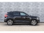 Volvo XC40 1.5 T2 Plus Dark | Achteruitrijcamera | Parkeersensoren | Harman Kardon Audio | Keyless Entry | Elektrische Achterklep | Elektrisch Verstelbare Voorstoelen | Stoelverwarming | Navigatie | Apple Carplay | Android Auto