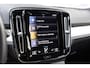 Volvo XC40 1.5 T2 Plus Dark | Achteruitrijcamera | Parkeersensoren | Harman Kardon Audio | Keyless Entry | Elektrische Achterklep | Elektrisch Verstelbare Voorstoelen | Stoelverwarming | Navigatie | Apple Carplay | Android Auto