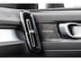 Volvo XC40 1.5 T2 Plus Dark | Achteruitrijcamera | Parkeersensoren | Harman Kardon Audio | Keyless Entry | Elektrische Achterklep | Elektrisch Verstelbare Voorstoelen | Stoelverwarming | Navigatie | Apple Carplay | Android Auto