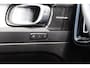 Volvo XC40 1.5 T2 Plus Dark | Achteruitrijcamera | Parkeersensoren | Harman Kardon Audio | Keyless Entry | Elektrische Achterklep | Elektrisch Verstelbare Voorstoelen | Stoelverwarming | Navigatie | Apple Carplay | Android Auto