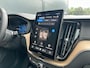 Volvo XC60 2.0 T6 Plug-in hybrid AWD Ultra Dark | Luchtvering | Trekhaak | HUD | Bowers & Wilkins | Pano | 360 camera | 22" velg! |
