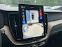 Volvo XC60 2.0 T6 Plug-in hybrid AWD Ultra Dark | Luchtvering | Trekhaak | HUD | Bowers & Wilkins | Pano | 360 camera | 22" velg! |