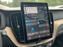 Volvo XC60 2.0 T6 Plug-in hybrid AWD Ultra Dark | Luchtvering | Trekhaak | HUD | Bowers & Wilkins | Pano | 360 camera | 22" velg! |