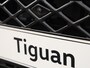 Volkswagen Tiguan R-Line Edition 1.5 eHybrid / 272 PK | Trekhaak | 360 Camera | Panorama | Head Up | Black Style | LED Matrix | Travel Assist | Stuur en Stoelverwarming | 20 inch |