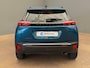 Peugeot 2008 1.2 PureTech 100 Allure Achteruitrij Camera | Parkeersensoren | LED | Leder/Stof | Climate Control | Carplay | 17" Lichtmetaal | Achteruitrij Camera | Airco (automatisch) | Apple Carplay/Android Auto|telefoonintegratie premium