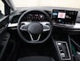 Volkswagen Golf Life Edition 1.5 eHybrid 204 PK | 18" velgen | Navigatie | Camera | Led Plus | Trekhaak |