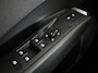 Volkswagen T-Roc 1.5 eTsi Life First Edition 115PK DSG | Beschikbaar vanaf 3-7-2026 |Verlengde garantie | 18" Lm velgen | Stoel- en stuurverwarming |