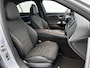 Mercedes-Benz E-klasse 300 e Business Solution AMG | Comfortpakket Plus | Winterpakket | Nightpakket | Parkeerpakket met 360°-camera | Trekhaak | 19-inch vijfdubbelspaak AMG velgen | GUARD 360° | Warmtewerend, donkergetint glas |