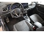 Volkswagen T-Roc 1.5 TSI 150pk R-Line | IQ. Light | Virtual | Navi | PDC assistent | 100% (Dealer) onderhouden label