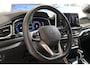 Volkswagen T-Roc 1.5 TSI 150pk R-Line | IQ. Light | Virtual | Navi | PDC assistent | 100% (Dealer) onderhouden label