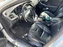 Volvo V40 Cross Country 1.6 T4 Ocean Race | Trekhaak | Panoramadak | Achteruitrijcamera | Parkeersensoren | Lederen Bekleding | Stoelverwarming | Bi-Xenon Adaptief | Navigatie | High Performance Audio