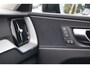 Volvo XC60 T6 Recharge AWD Plus Dark | Stoelverwarming | Trekhaak | Leder | Panoramadak | Pilot Assist | Parkeercamera | Keyless | Glossy Black