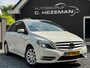 Mercedes-Benz B-klasse 180 Ambition Automaat Xenon Navigatie Cruise Control Climate Control MF Stuurwiel Leder