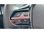 Peugeot e-2008 54KWH 156PK ALLURE AVANTAGE AUTOMAAT / NAVI / LEDER / CLIMA / LED / PDC / 17" LMV / KEYLESS / 360 CAMERA / CRUISECONTROL / 1E EIGENAAR / NIEUWSTAAT !!