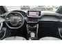 Peugeot e-2008 54KWH 156PK ALLURE AVANTAGE AUTOMAAT / NAVI / LEDER / CLIMA / LED / PDC / 17" LMV / KEYLESS / 360 CAMERA / CRUISECONTROL / 1E EIGENAAR / NIEUWSTAAT !!