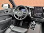 Volvo XC60 2.0 T6 Plug-in hybrid AWD Plus Black Edition Facelift, PHEV, Long range, Automaat, Panoramadak, Trekhaak semi elektrisch, 21 inch wielen, Harman Kardon audio, Park assist voor- en achter, Parkeercamera, Extra getint glas achter