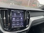 Volvo XC60 2.0 T8 455 pk Plug-in hybrid AWD Ultimate Bright Long Range Trekhaak Panoramadak 360 Camera Head-Up Display Harman Kardon Audio Elektrische Stoelen 21 Inch Velgen Pilot Assist ACC Stuurverwarming Stoelverwarming Apple Carplay Android Auto S Vol Opties 1e Eigenaar Plug in Hybride