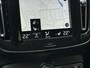 Volvo XC40 1.5 T5 262pk Recharge | Lederen bekleding | Trekhaak wegklapbaar (1800kg trekgewicht) | 19 inch velgen | Camera | Apple CarPlay | Navigatie | Cruise control | Stoelverwarming voor&achter | Stuurverwarming | Full-LED | DAB | Keyless | Dodehoekdetectie | Volledig onderhouden