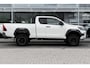 Toyota Hilux 2.8 D-4D Xtra Cab Professional premium Unieke verhoogde uitvoering met luchtvering en Laserlight-verlichting.