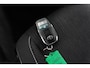 Toyota Hilux 2.8 D-4D Xtra Cab Professional premium Unieke verhoogde uitvoering met luchtvering en Laserlight-verlichting.