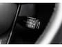 Toyota Hilux 2.8 D-4D Xtra Cab Professional premium Unieke verhoogde uitvoering met luchtvering en Laserlight-verlichting.