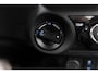 Toyota Hilux 2.8 D-4D Xtra Cab Professional premium Unieke verhoogde uitvoering met luchtvering en Laserlight-verlichting.