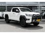 Toyota Hilux 2.8 D-4D Xtra Cab Professional premium Unieke verhoogde uitvoering met luchtvering en Laserlight-verlichting.